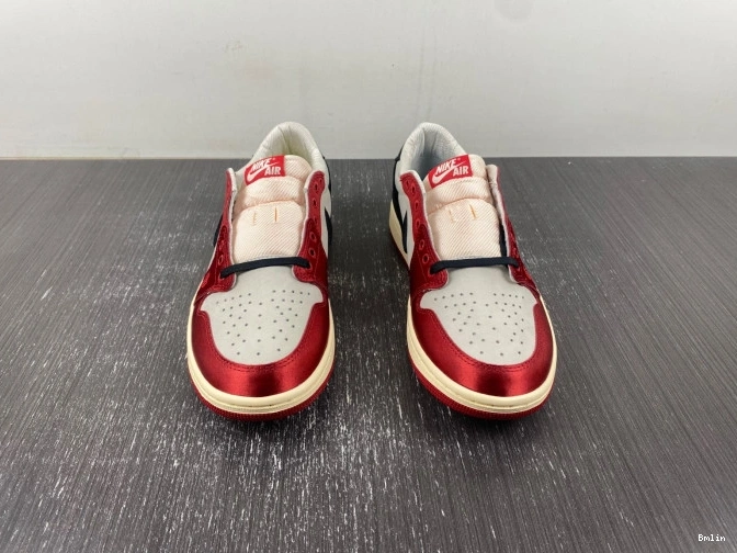 Bmlin Shoes x Trophy FN0432-100 Away Low OG Jordan Room Air 1 0811